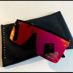 Quay Hindsight Sunglasses - Great Quality